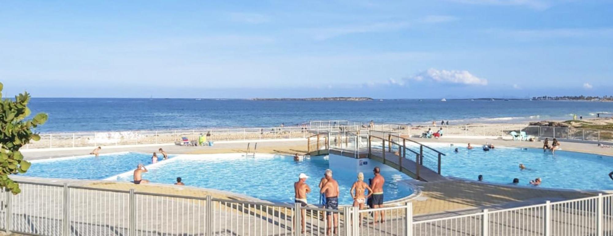 Apartament Front Line Unit 520 Ft2 - 48 M2, On Second Floor, Stunning Ocean View Cul de Sac Zewnętrze zdjęcie